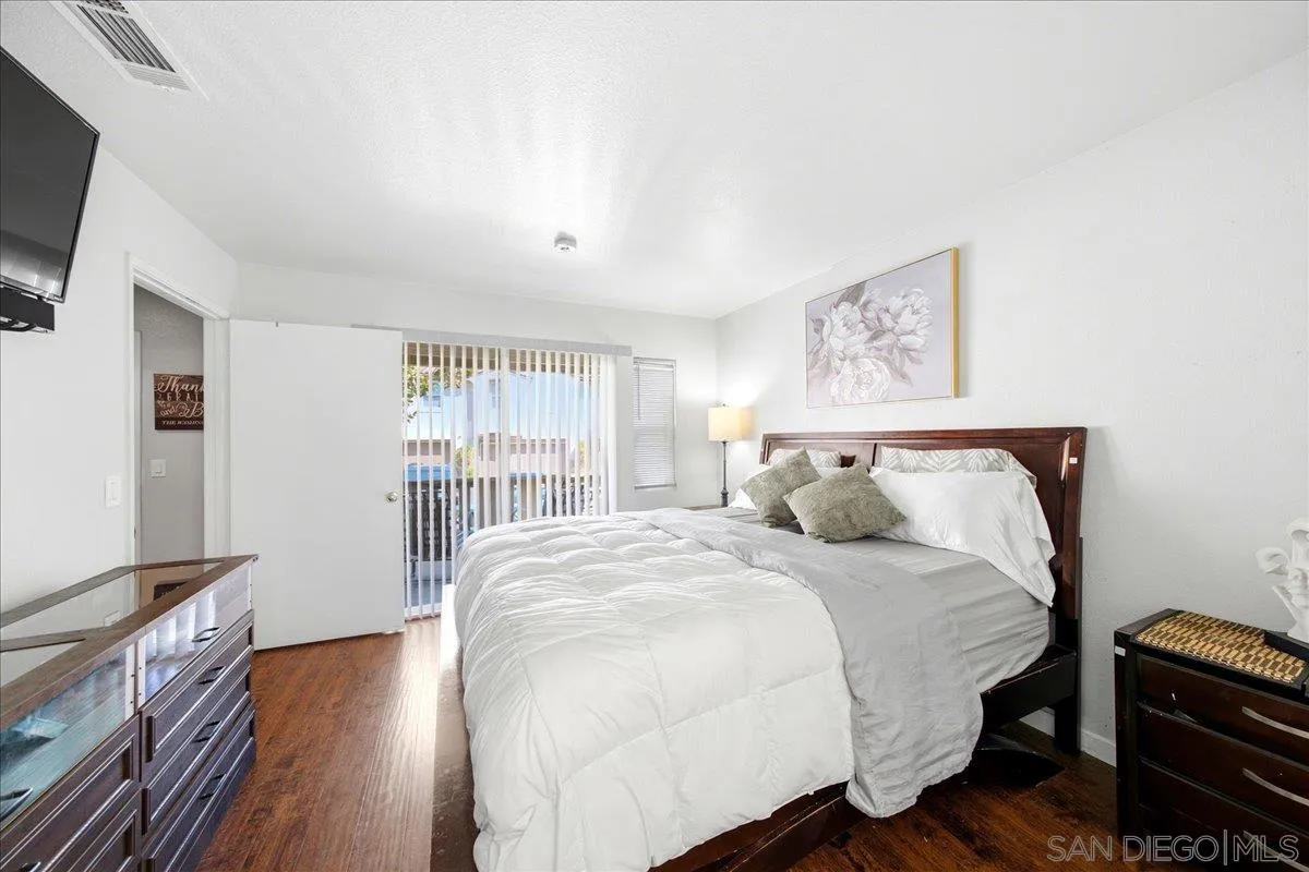 6015 Paseo Salinero