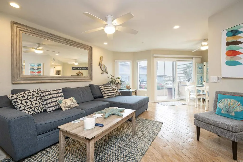 400 N The Strand Unit 51, Oceanside Unit: 51