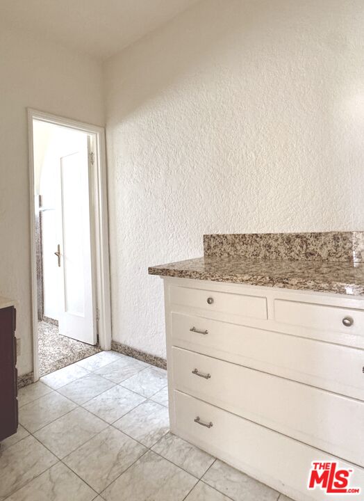 121 N Swall Dr Unit: 4
