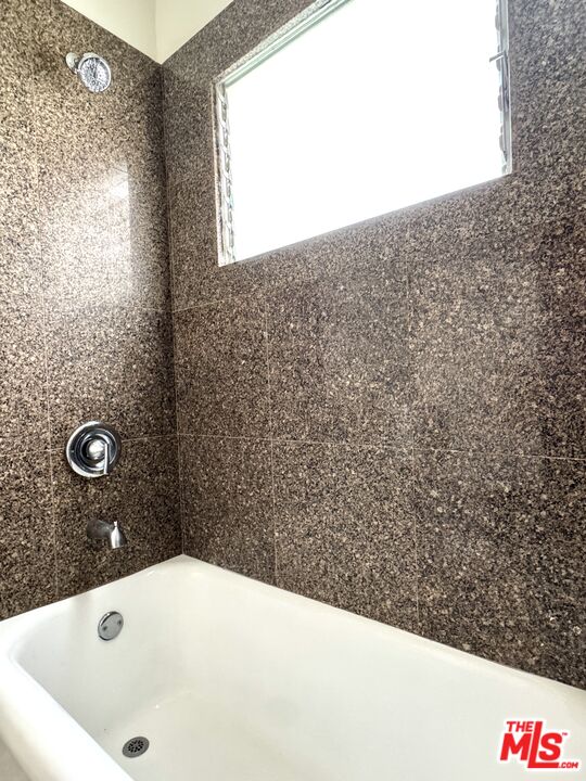 121 N Swall Dr Unit: 4
