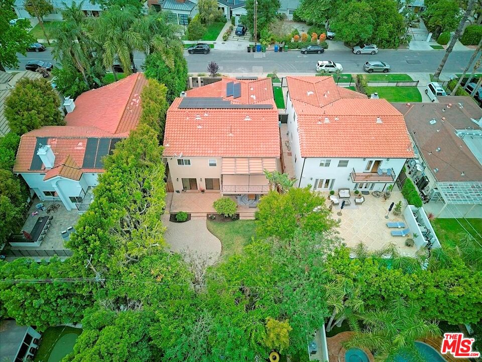 4712 Cedros Ave