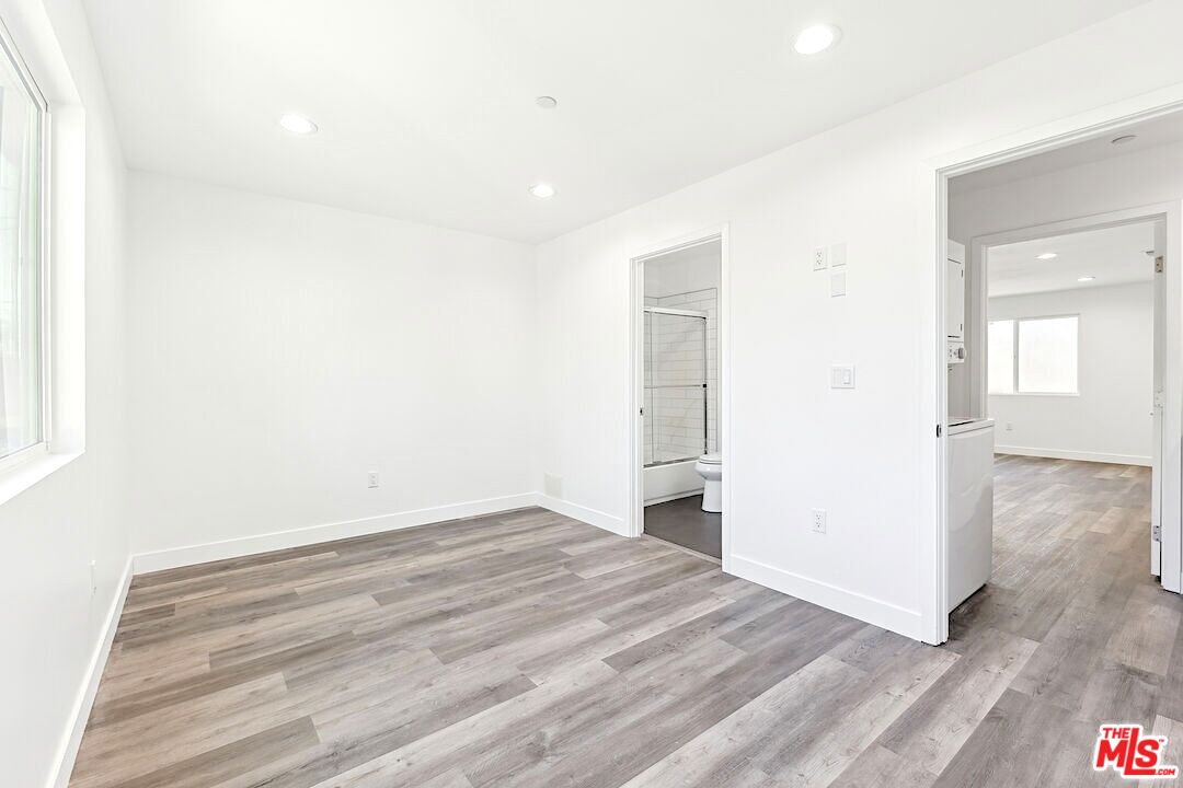 17610 Sherman Way Unit: 3