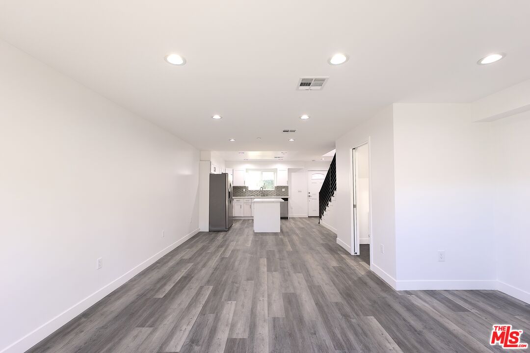 17610 Sherman Way Unit: 3