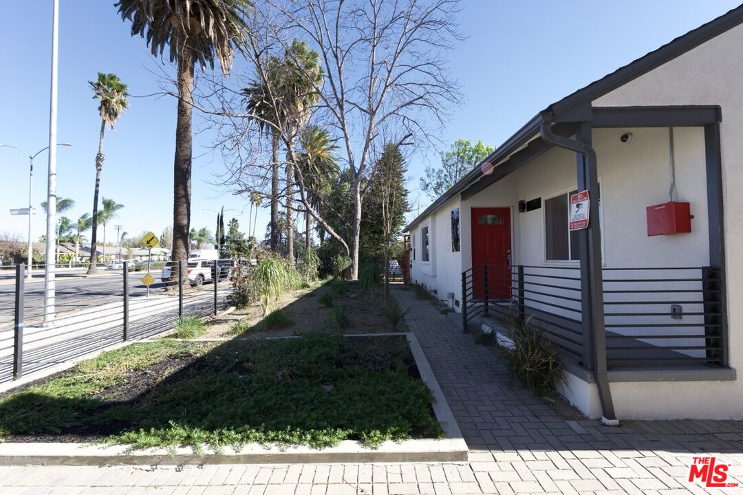17610 Sherman Way Unit: 3