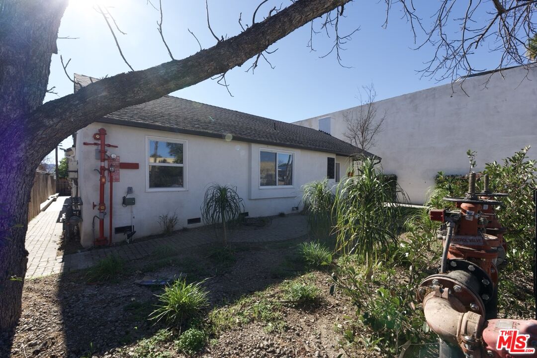 17610 Sherman Way Unit: 3