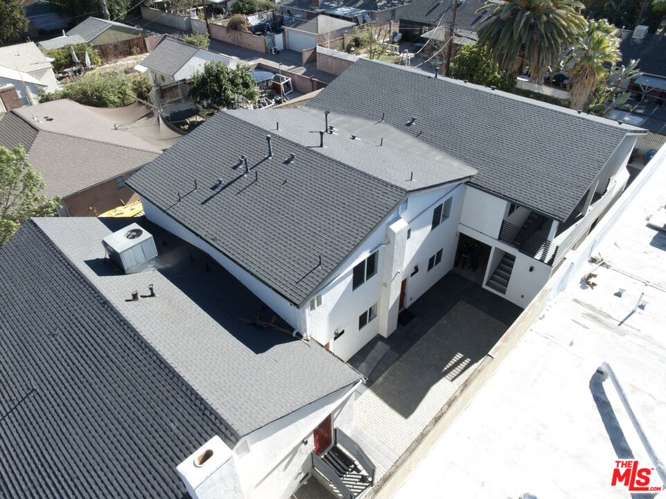 17610 Sherman Way Unit: 3