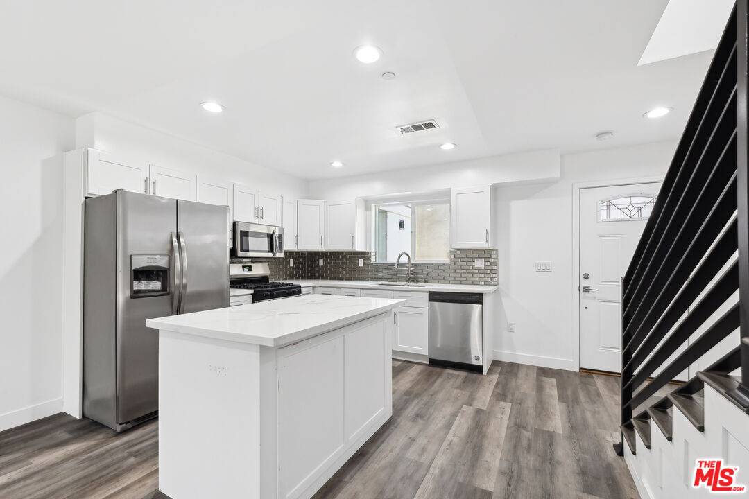 17610 Sherman Way Unit: 3