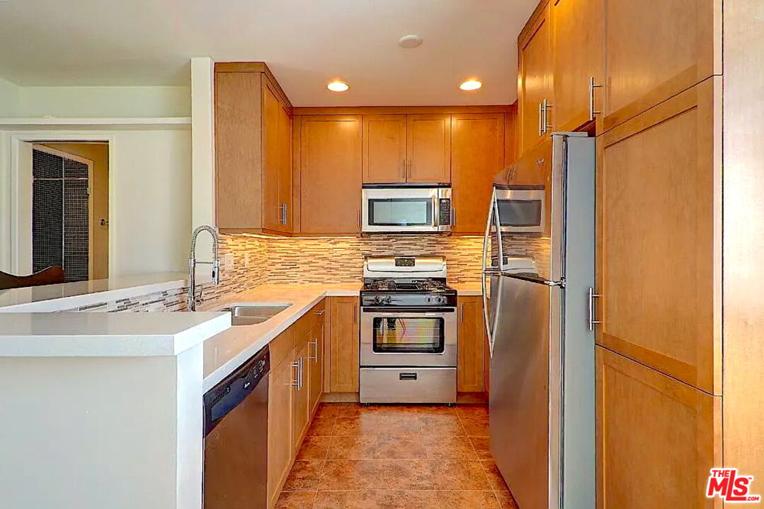 9005 Cynthia St Unit: 409