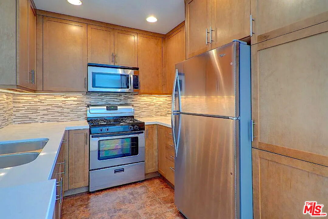 9005 Cynthia St Unit: 409