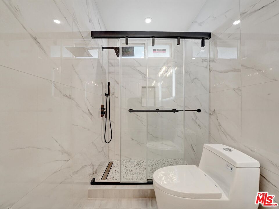 9005 Cynthia St Unit: 412