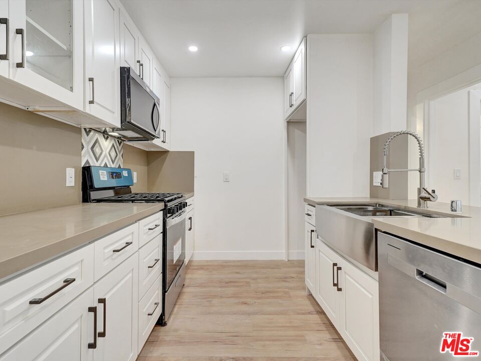 9005 Cynthia St Unit: 412