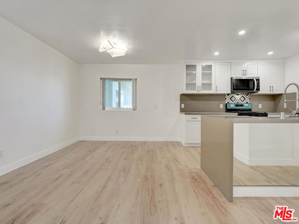 9005 Cynthia St Unit: 412