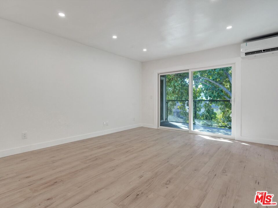 9005 Cynthia St Unit: 412