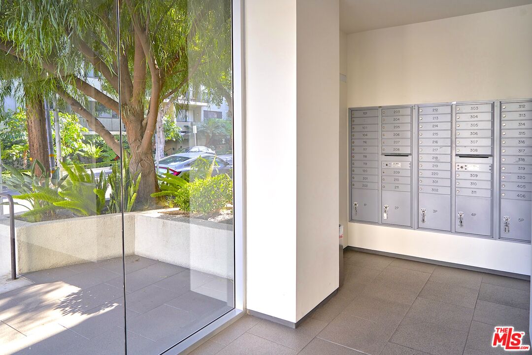 9005 Cynthia St Unit: 412