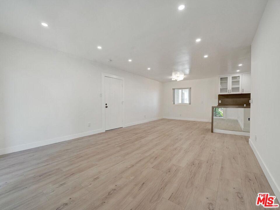 9005 Cynthia St Unit: 412