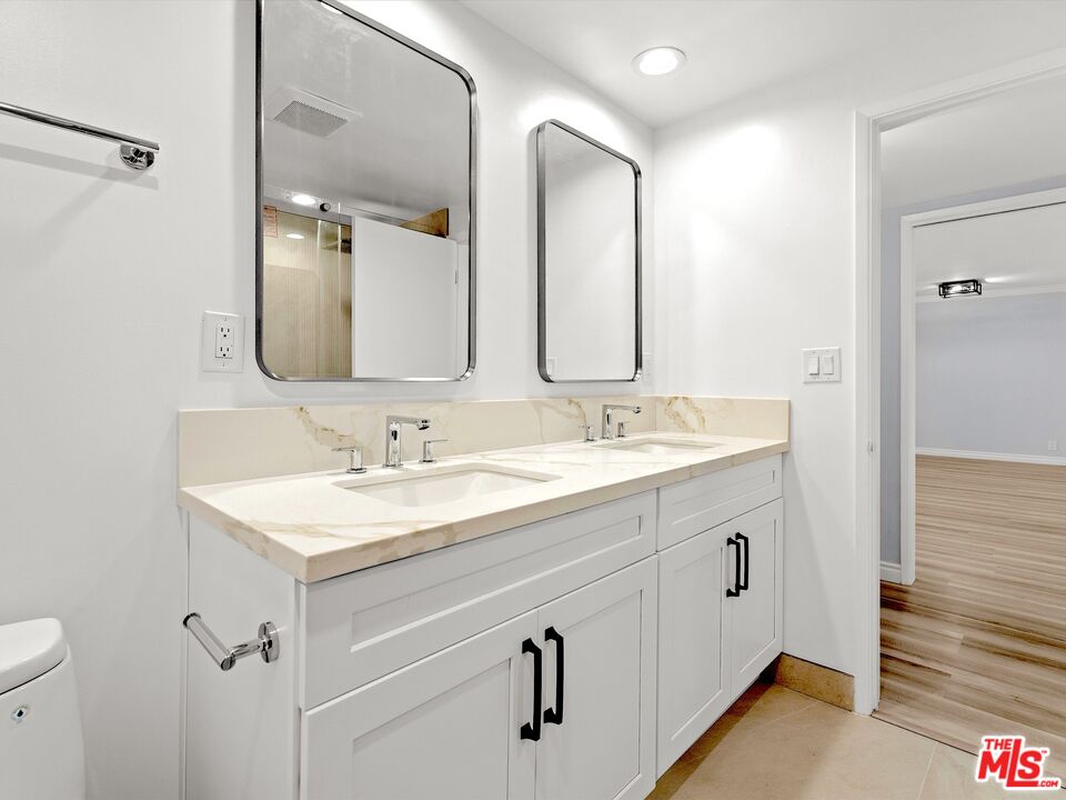 7949 Selma Ave Unit: 12
