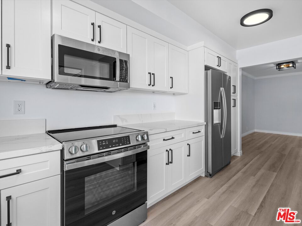 7949 Selma Ave Unit: 12