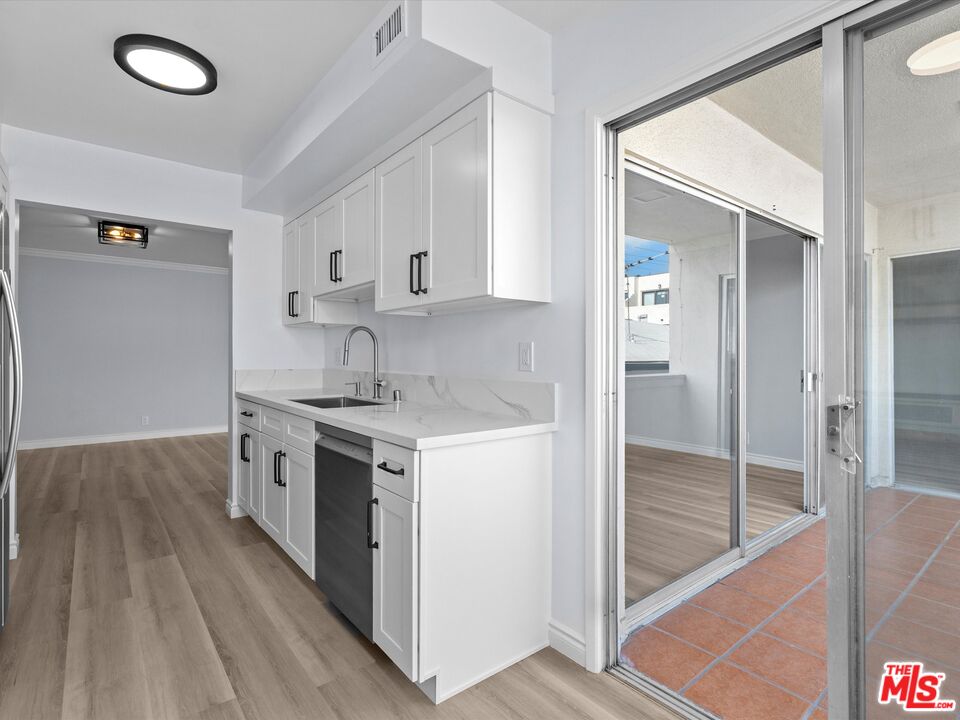 7949 Selma Ave Unit: 12