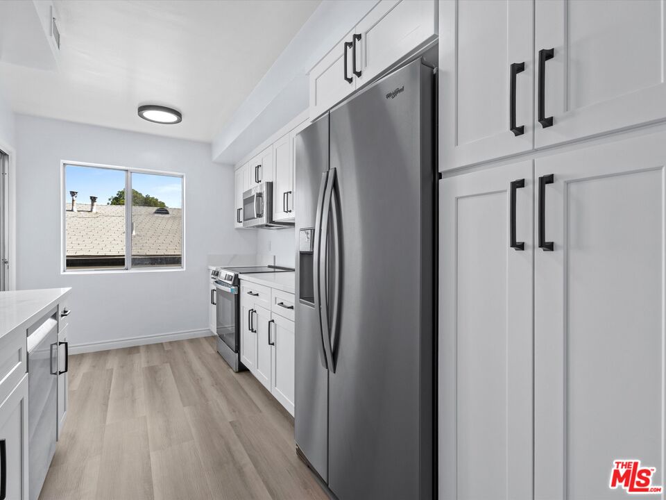 7949 Selma Ave Unit: 12
