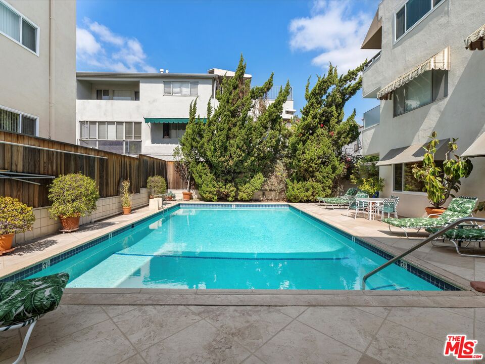 7949 Selma Ave Unit: 12