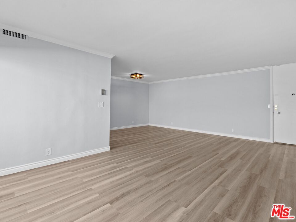 7949 Selma Ave Unit: 12