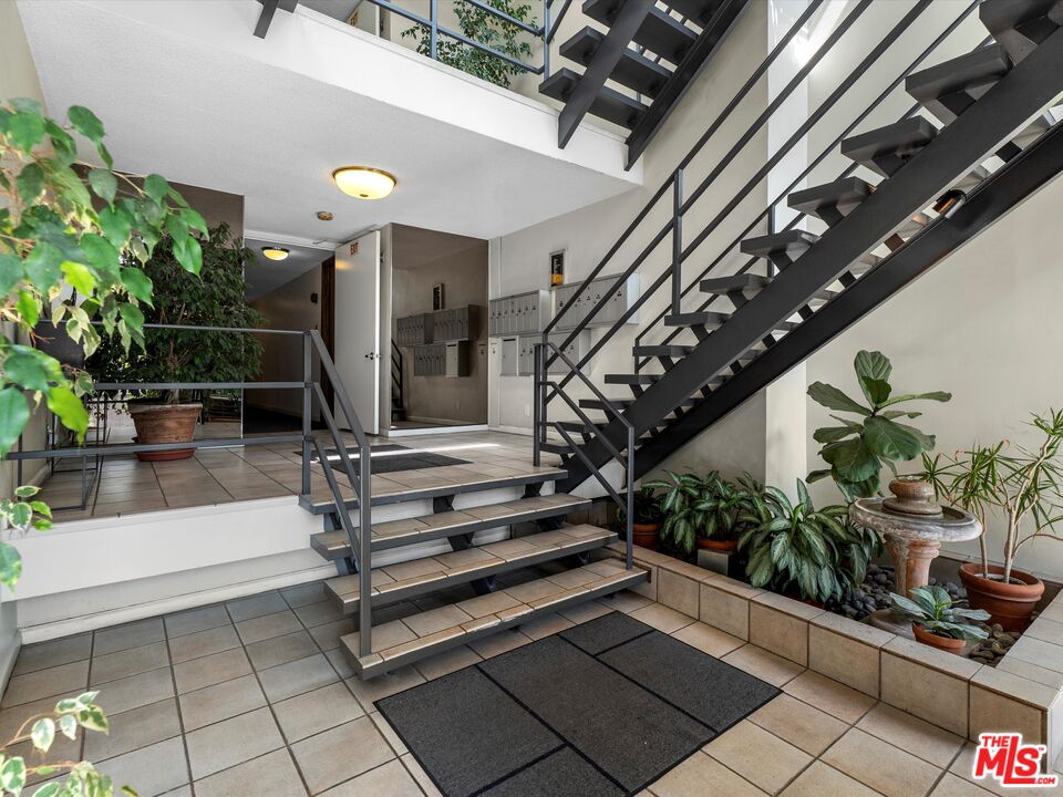 7949 Selma Ave Unit: 12