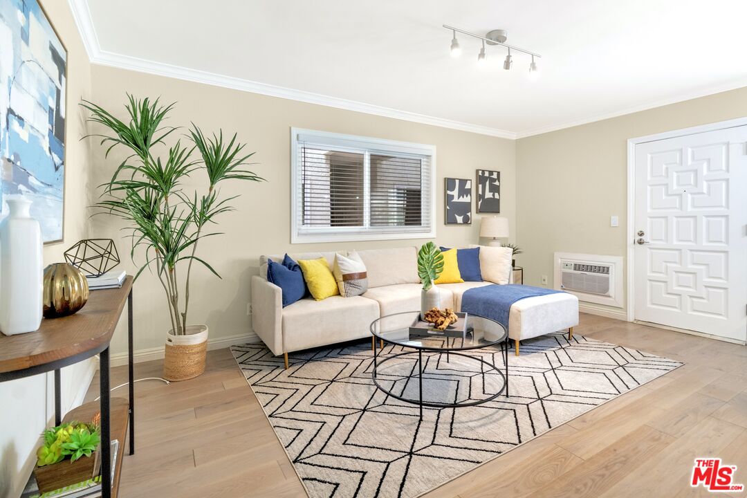 9005 Cynthia St Unit: 215