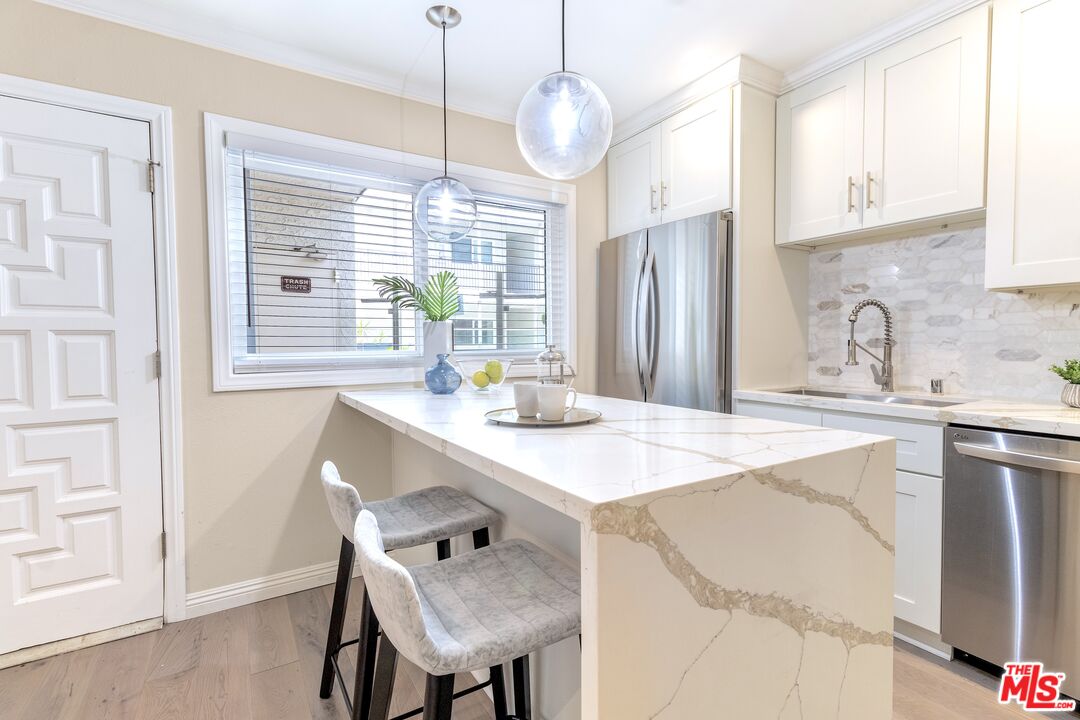 9005 Cynthia St Unit: 215