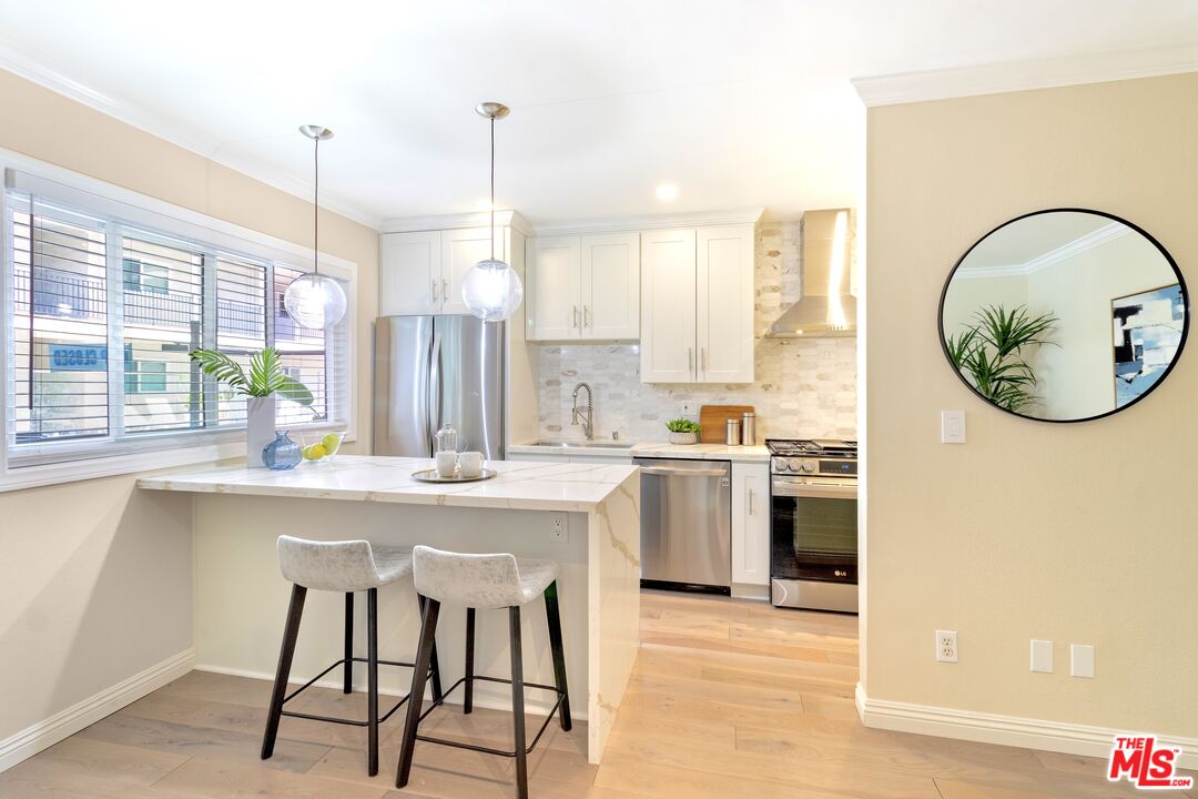 9005 Cynthia St Unit: 215