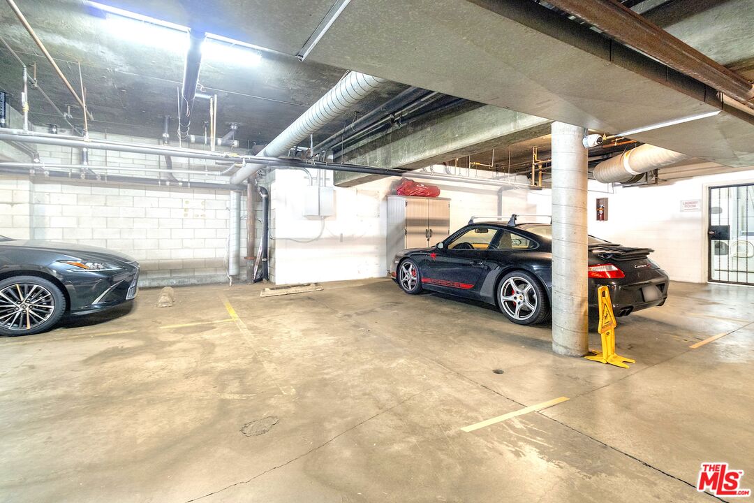 9005 Cynthia St Unit: 215