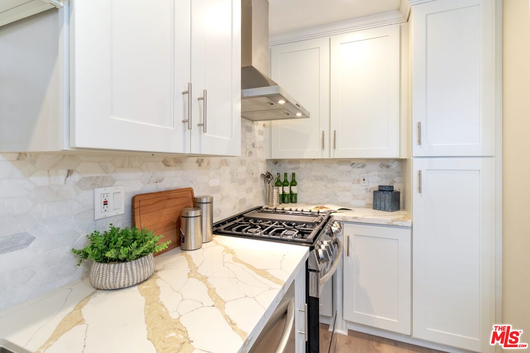 9005 Cynthia St Unit: 215