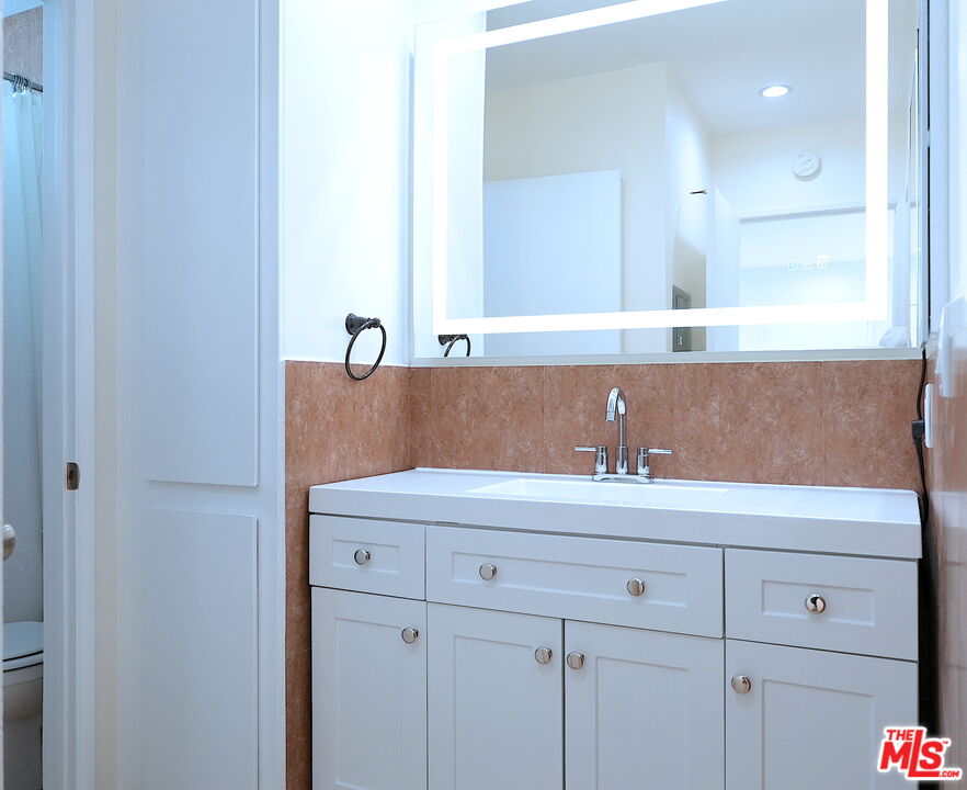 9005 Cynthia St Unit: 414