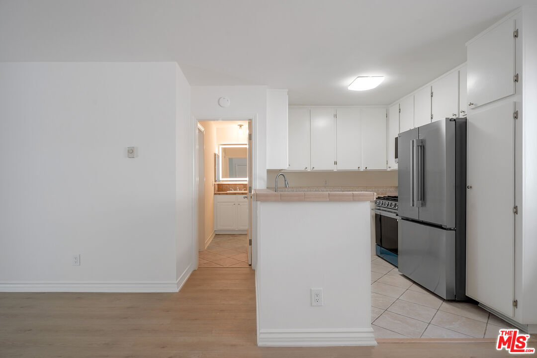 9005 Cynthia St Unit: 103