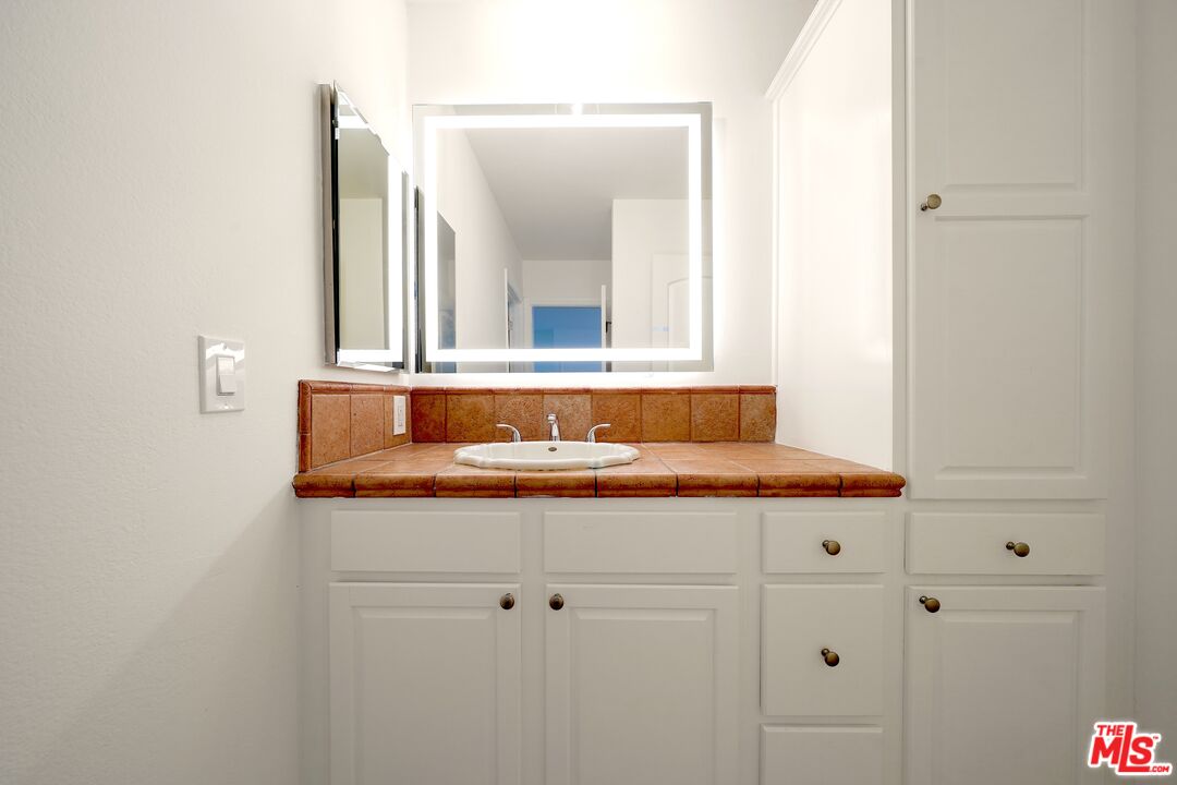 9005 Cynthia St Unit: 103