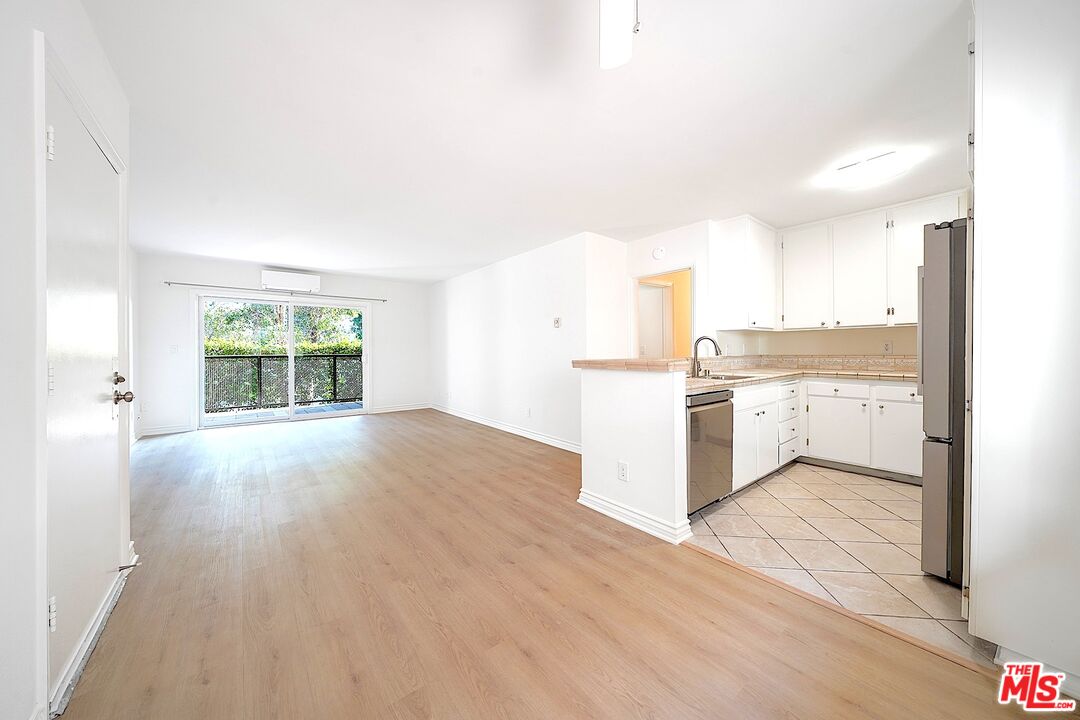 9005 Cynthia St Unit: 103