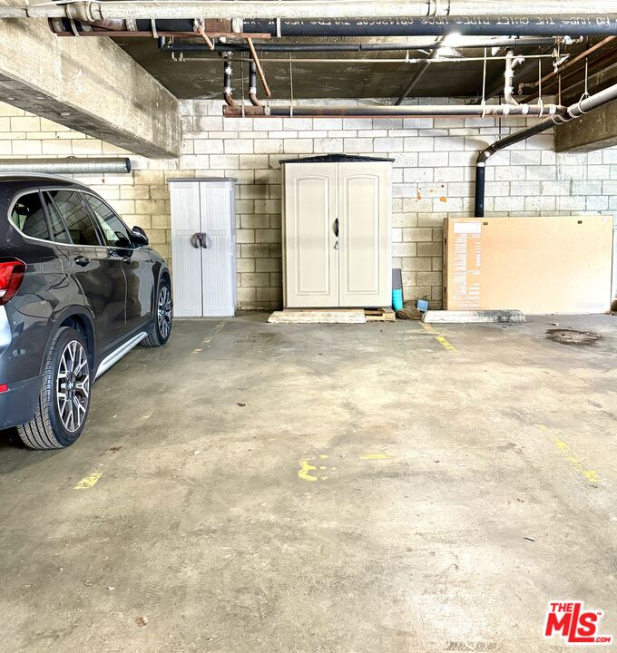 9005 Cynthia St Unit: 208