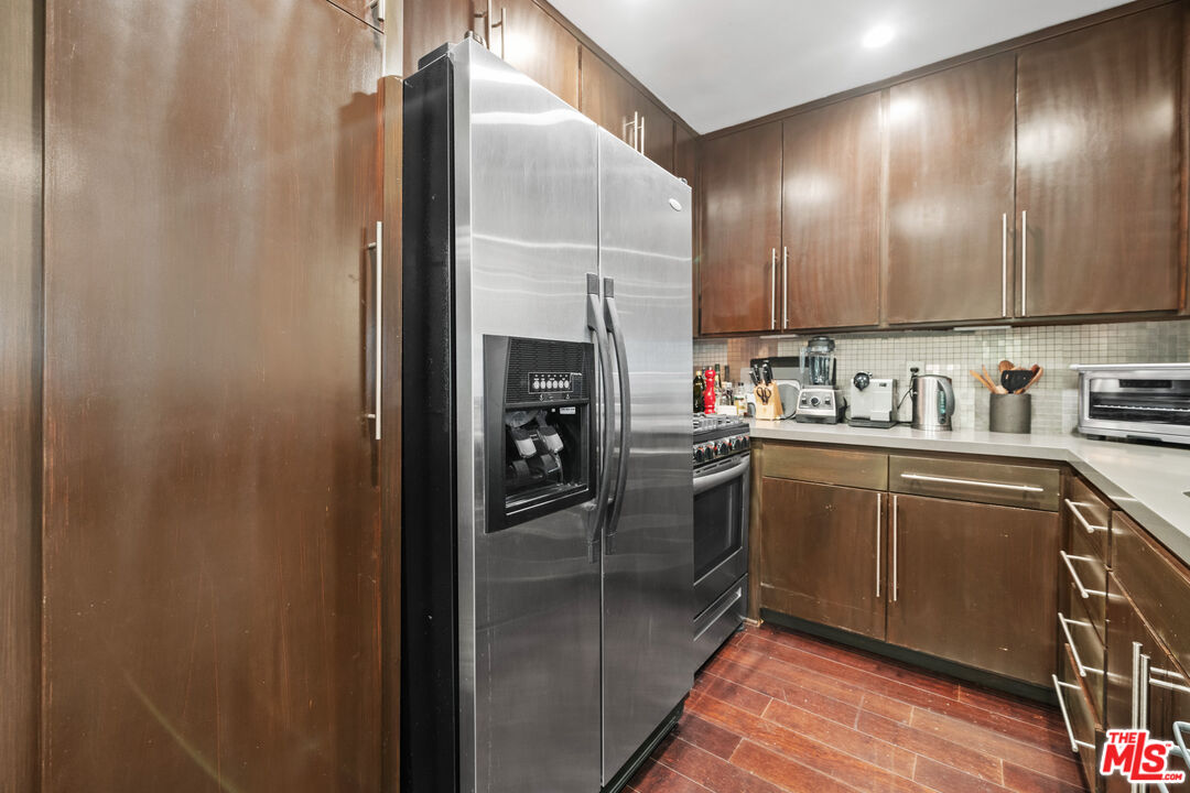 9005 Cynthia St Unit: 208