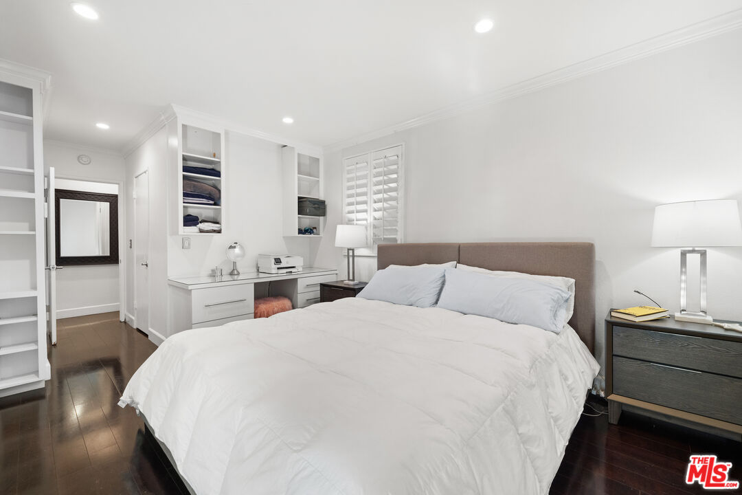 9005 Cynthia St Unit: 208