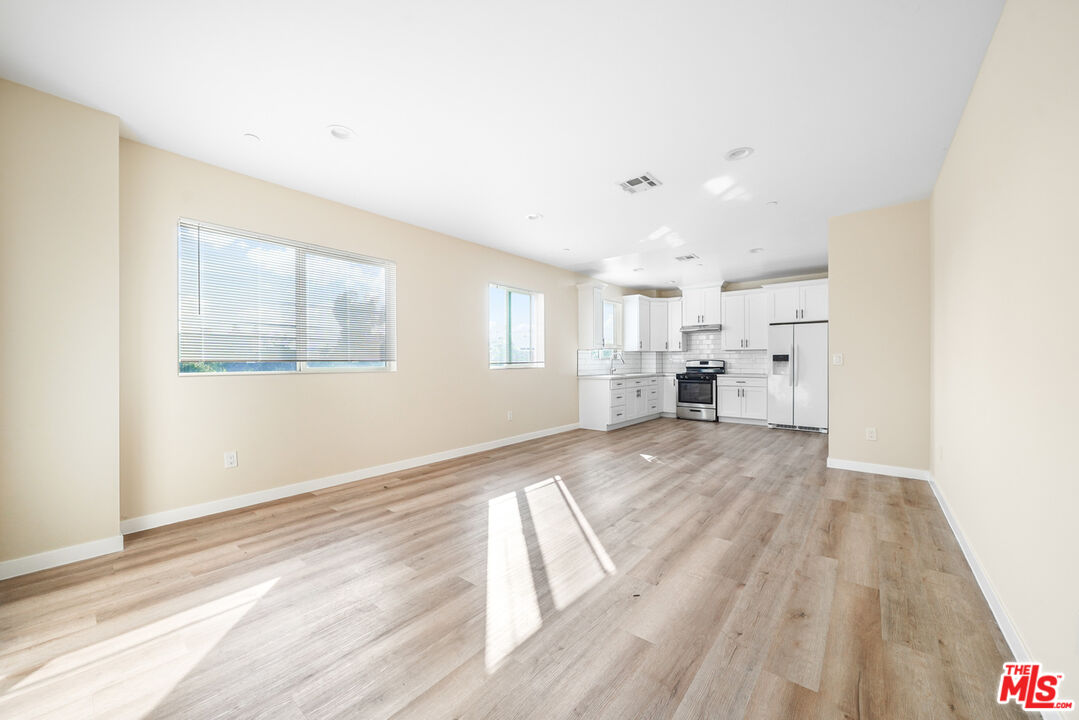 1002 E 33rd St Unit: 3