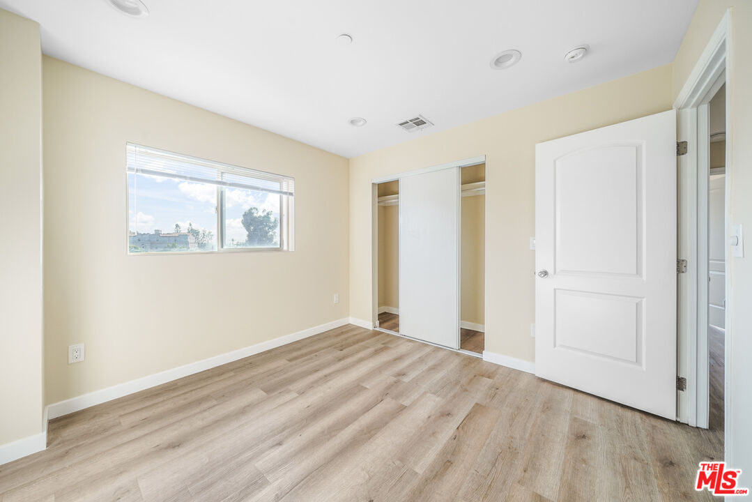 1002 E 33rd St Unit: 3