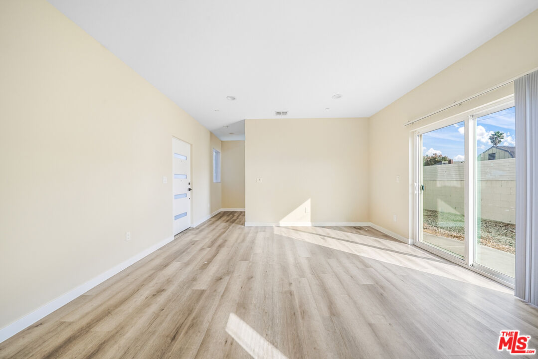 1002 E 33rd St Unit: 3