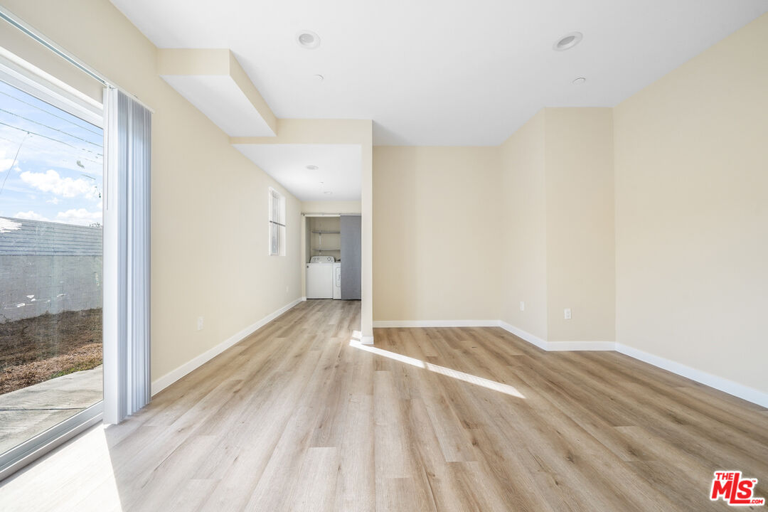 1002 E 33rd St Unit: 3