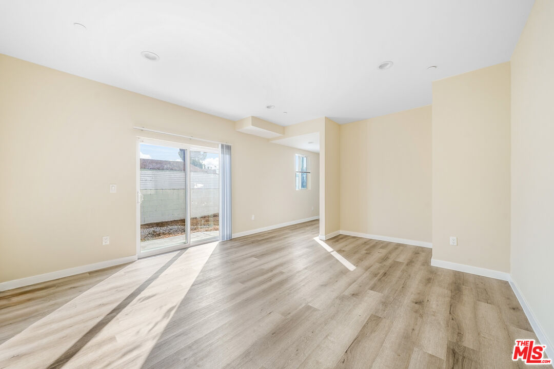 1002 E 33rd St Unit: 3