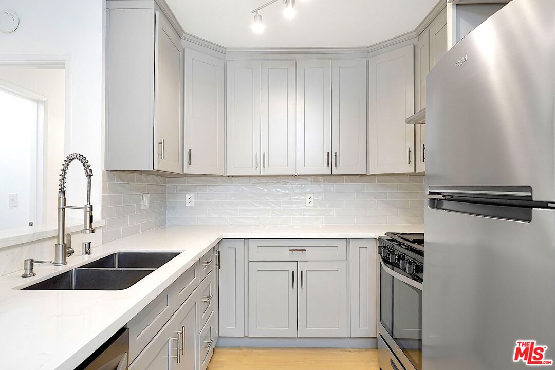 9005 Cynthia St Unit: 216