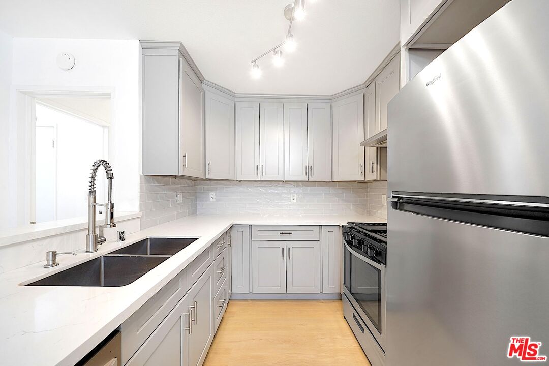 9005 Cynthia St Unit: 216