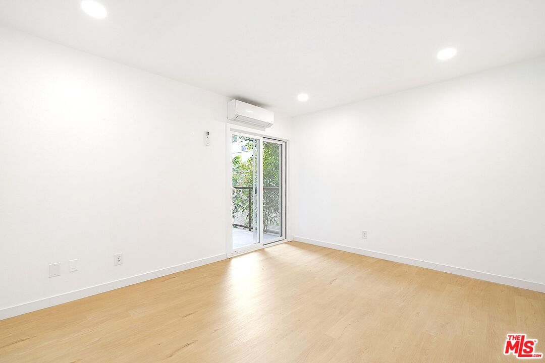 9005 Cynthia St Unit: 216