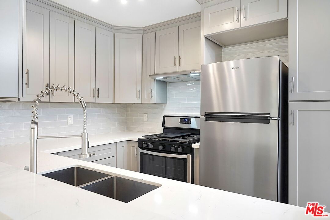 9005 Cynthia St Unit: 216