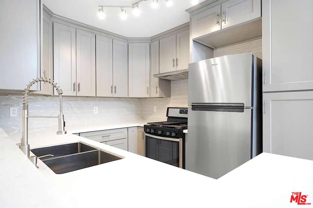 9005 Cynthia St Unit: 216