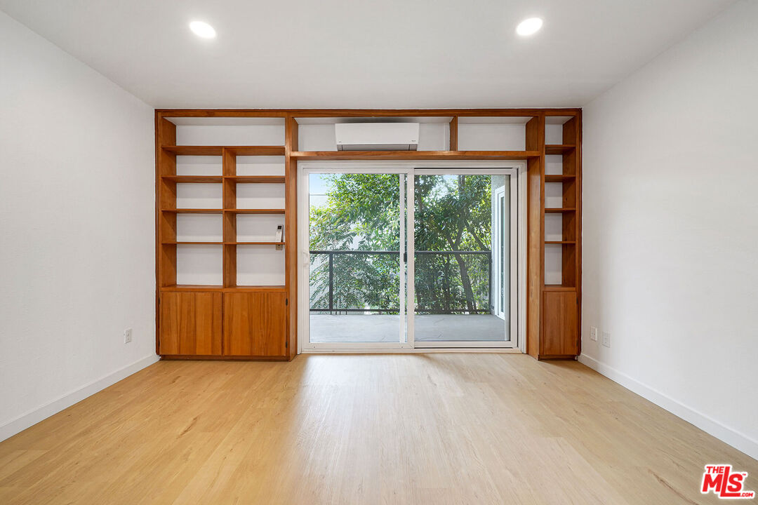 9005 Cynthia St Unit: 216