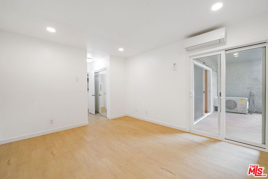 9005 Cynthia St Unit: 216